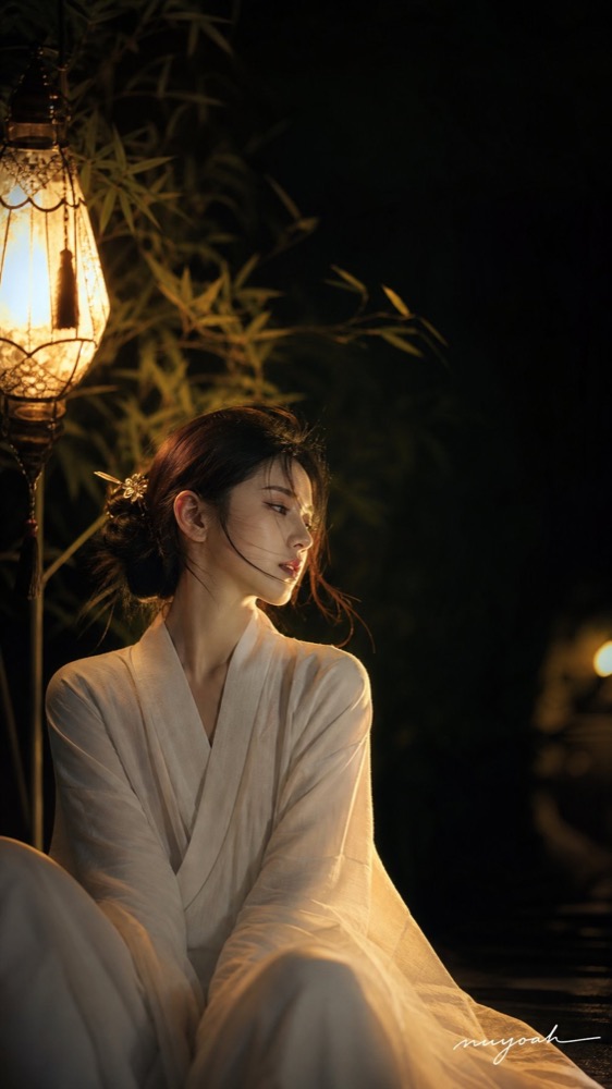 生成图：煤油灯夜色客片人像参考 03